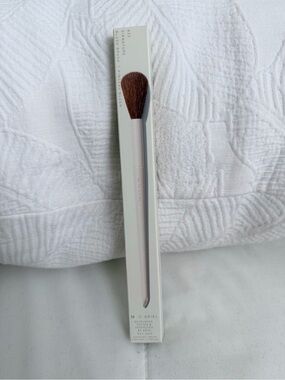 Morphe X Ariel A22 Signature
Blush Brush
